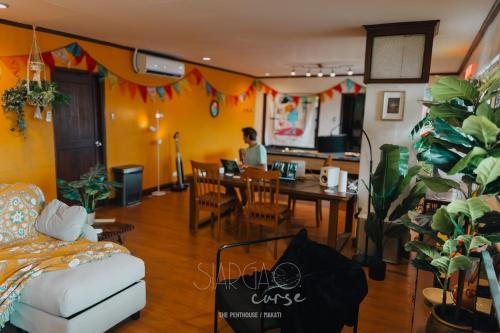 Hidden Gem - Spacious Penthouse with Siargao Vibe