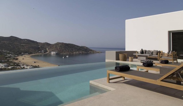 Hide Out Suites