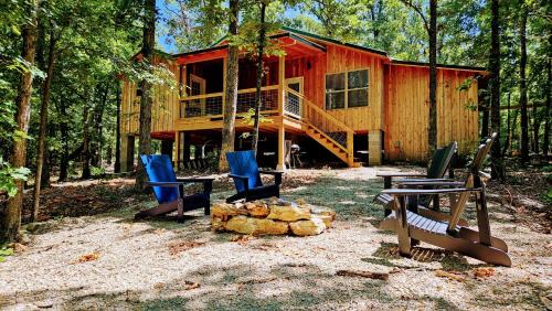 Hideaway Cabin near Mammoth Springs, Ark