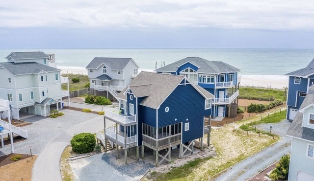 Hideaway Heaven a 4bed/3.5bath Oceanfront Hot Tub