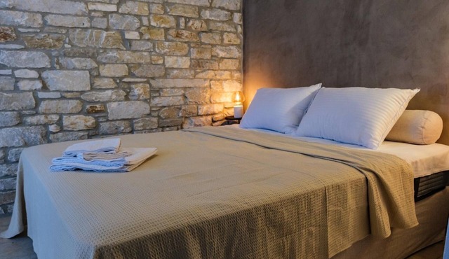 Hideaway in Damouchari Suite with private access to the sea