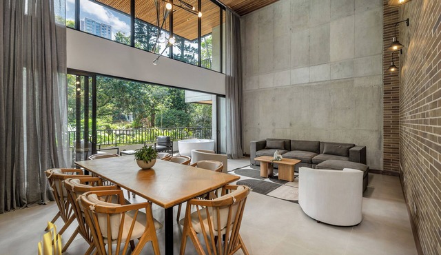 High ceilings & modern apt/BBQ - Morph 201