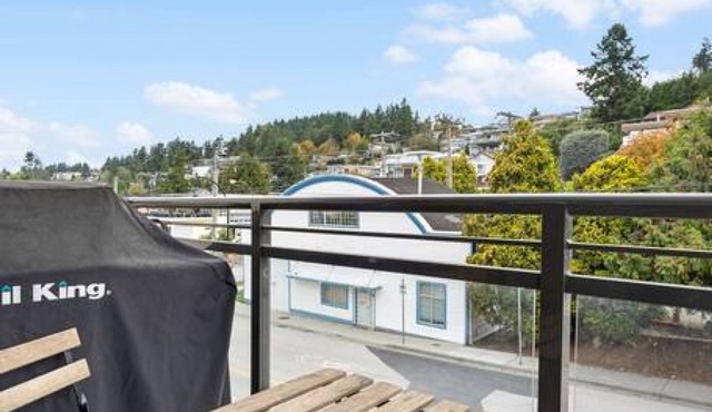 High-end Beachside Condo