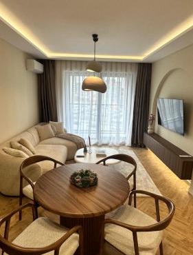 High End Elegant Living & Free Parking