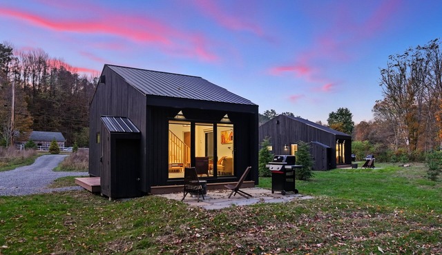 High-End Loft - Cozy Firepit, Hiking and Biking Trails, Near Okemo