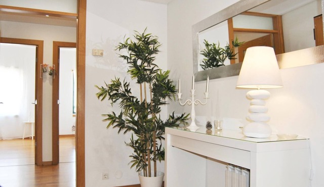 High Floor Apartment with River View Parque Nacoes Expo13