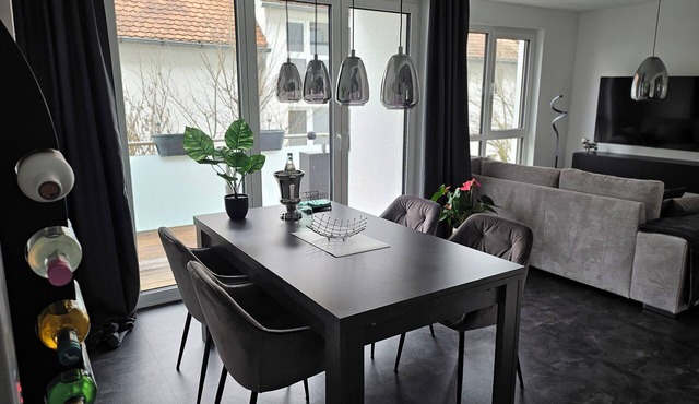 High-quality and modern 3-room apartment with parking space and balcony