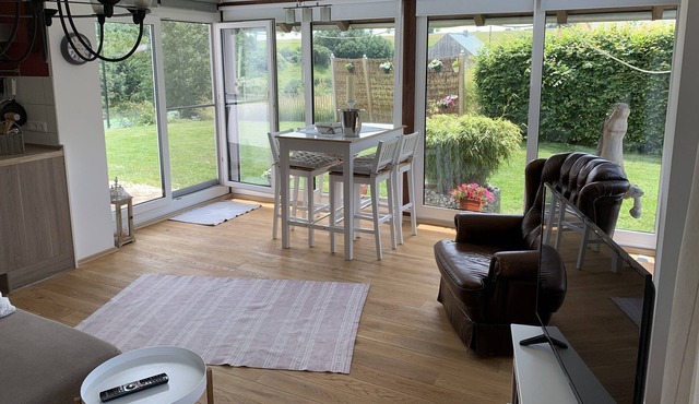 High-quality apartment large garden, sauna, quiet area between Nürb ring and down