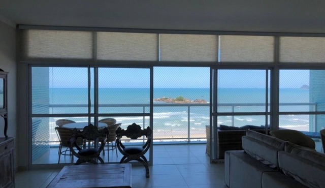 HIGH STANDARD APARTMENT FACING THE SEA
