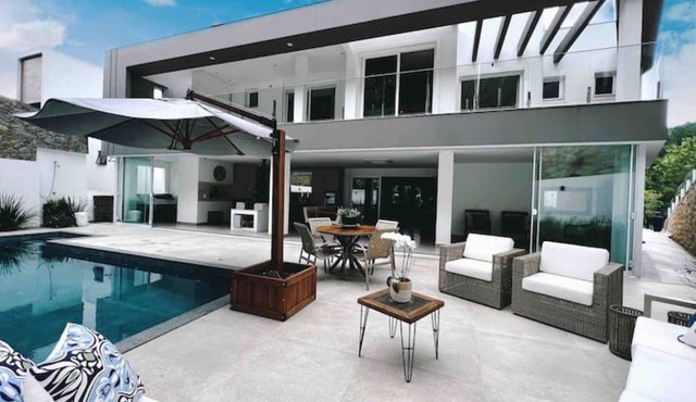 High standard house with pool - Florianópolis