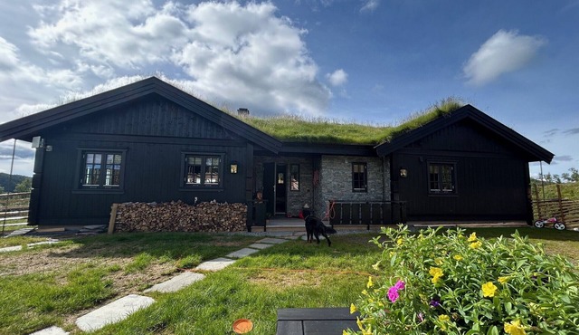 High standard mountain cabin – sauna- outdoor jacuzzi – 4 bedrooms- pet friendly