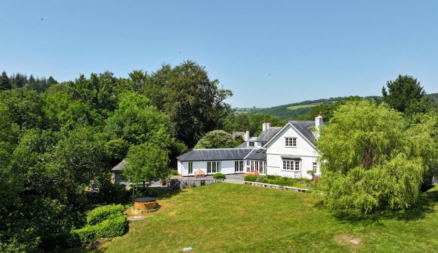 Higher Mapstone – Luxury Dartmoor Retreat with Hot Tub, Speactular Views and Games Barn