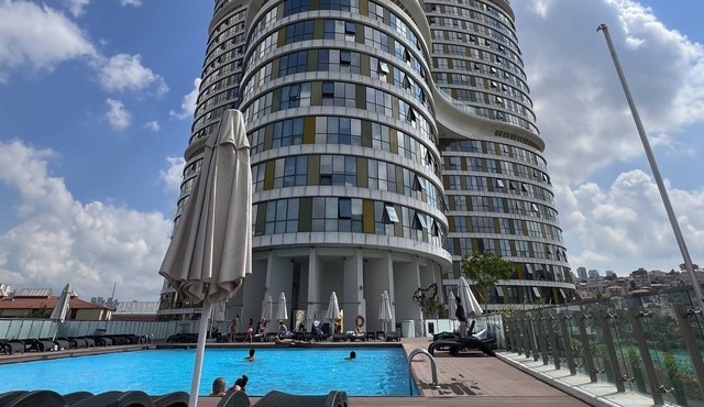 HIGHRISE FLAT WITH PANORAMIC ISTANBUL VIEW