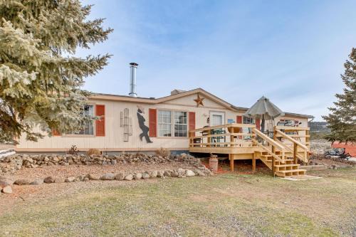 Hike, Fish & Unwind: Mtn-View Gem in Cedaredge!