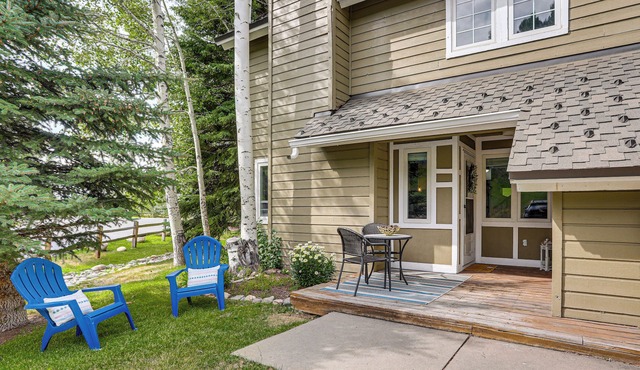 Hike, Ski & Golf: Fully Renovated Edwards Townhome