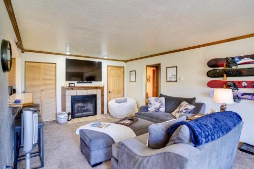 Hiking & Explore: Brian Head Condo w/Indoor Pool!