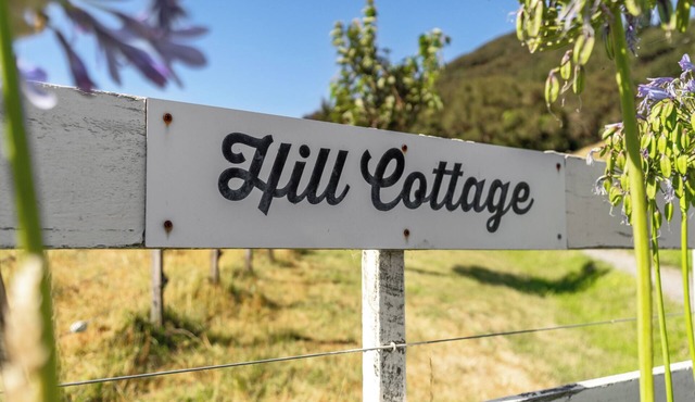 Hill Cottage - Featherston Holiday Home