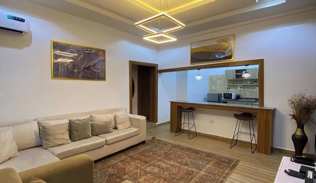 Hill Crest Apartments