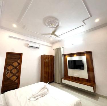 Hill view by SGOH 5bhk luxury villa private pool
