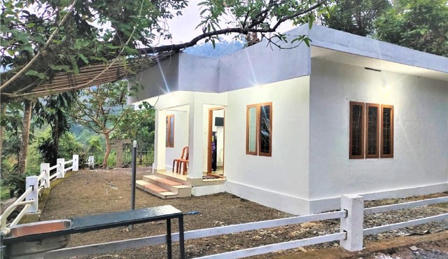 Hill View Cottage Munnar