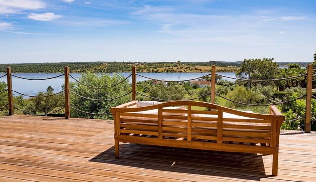 Hill with fabulous views Dam with swimming pool