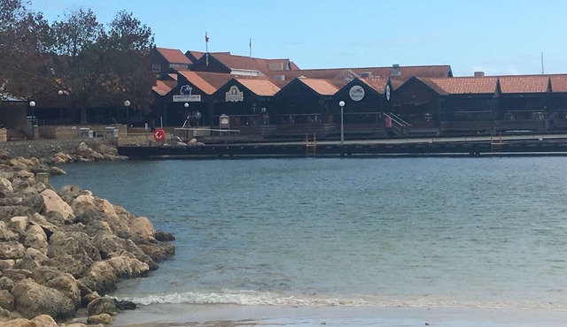 Hillary's Perth West Australia Apartment in Quality Resort Beaches & Restaurants