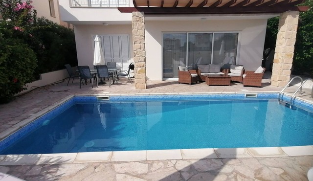 Hillcrest Holiday Villa - Lovely 3 bed/3 bath villa in Peyia