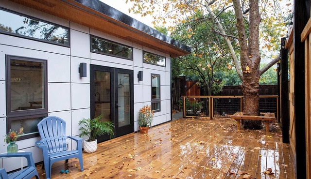 Hilldale Studio - in the heart of Marin County
