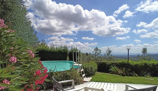 HILLS OVERLOOKING FLORENCE, TUSCANY, GREAT VIEW, PRIVATE POOL, GARDEN, A/C
