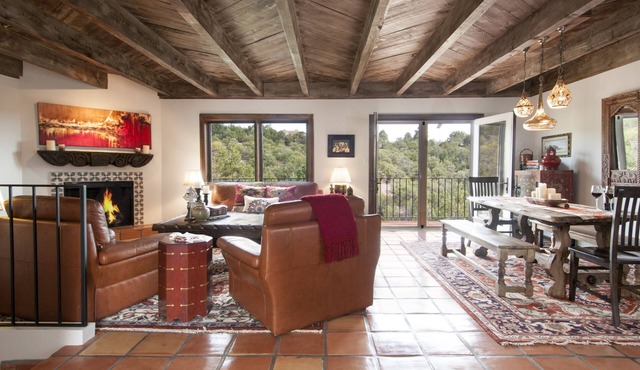 Hillside Hacienda - Relax in the Sangre de Christo Foothills -