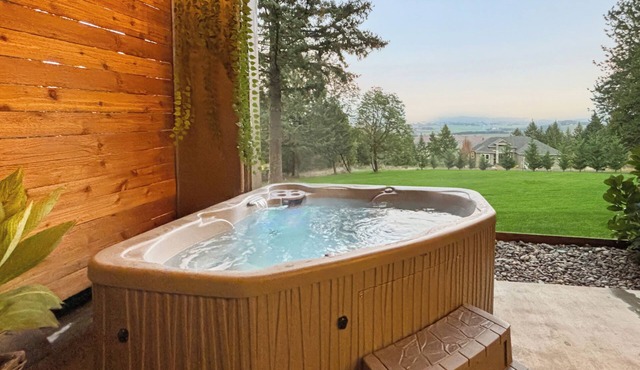 Hillside Haven. Hot Tub, Spa Bathroom + Covered Patio with Views