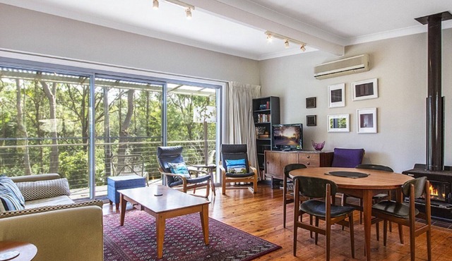 Hillside Hideaway by HolidayCo.