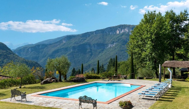 Hillside Retreat with near Lucca.