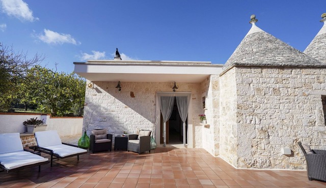 Hillside Villa for 5 guests in Polignano a Mare