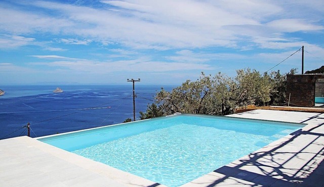 Hillside Villa overlooking Lemonodassos