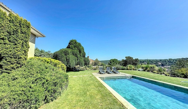 Hillside Villa With Private Pool And Walking Distance To the Village Of Carces