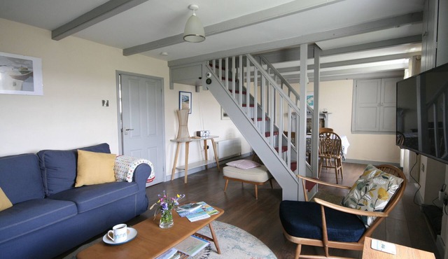 Hillview - comfortable cottage, easy access to St Ives