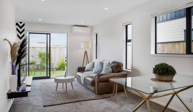 Hillview Hideaway: 2-BR Serenity