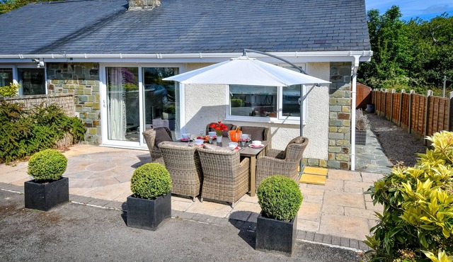 Hillview - Three Bedroom House, Sleeps 6