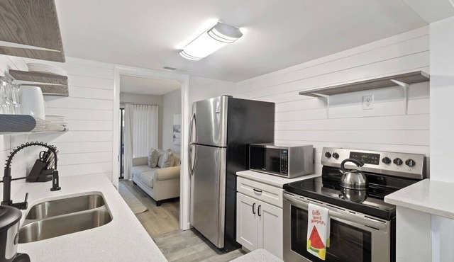 Hilton Head 3BR Retreat Pool, Dining & Shops