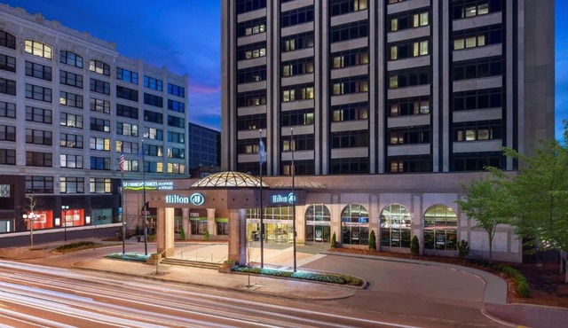 Hilton Indianapolis Hotel & Suites