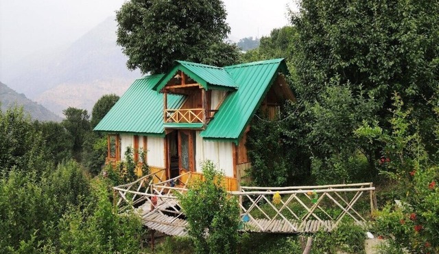 Himalayan Abode Tree House, Sainj