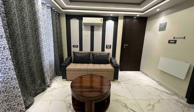 Himalayan Hideaway: 1 BHK Luxury Apartment