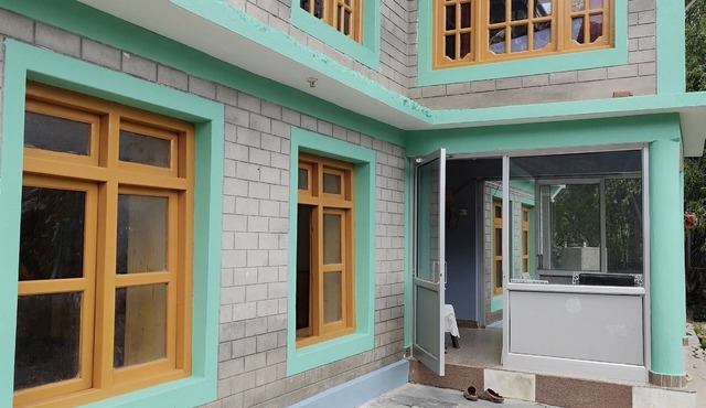 Himalayan lap homestay