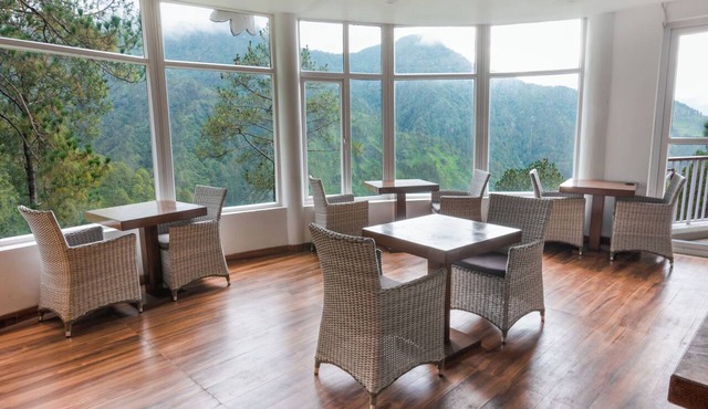 Himalayan Splendour Resort