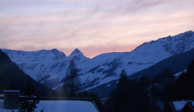 Hinterglemm: Charming modern apartment next to the piste of World Cup 24 + WM 25