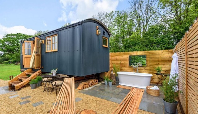Hintock, featuring an outdoor bath, in Leigh, Dorset.