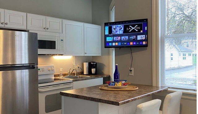 Hip Suite-1st Floor - Arts District/Farmers Mkt/Cafes/Breweries-Near Lake George