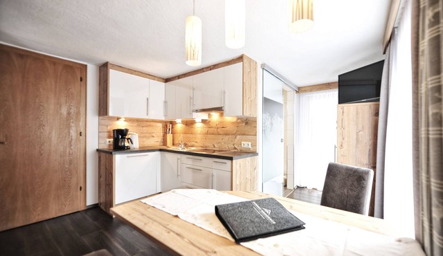 HIRSCH by Summit Residence
