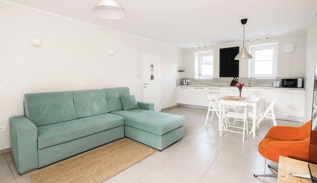 Hiša Bubi, 2 apartments for 9, air, terrace, garden
